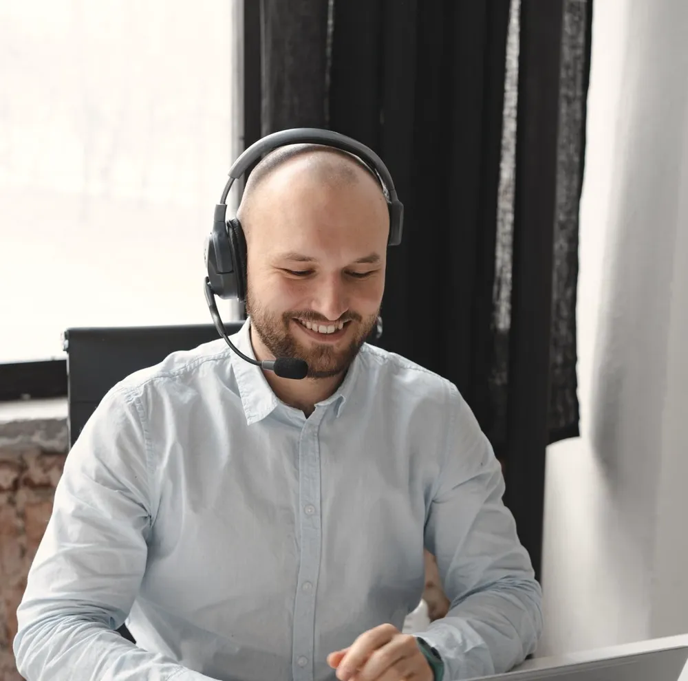 Live chat support on a laptop
